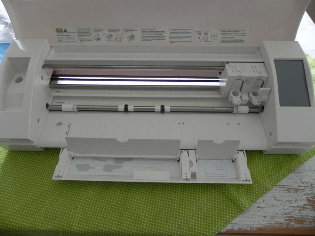 Silhouette Cameo 3 Plotter im Aufbau